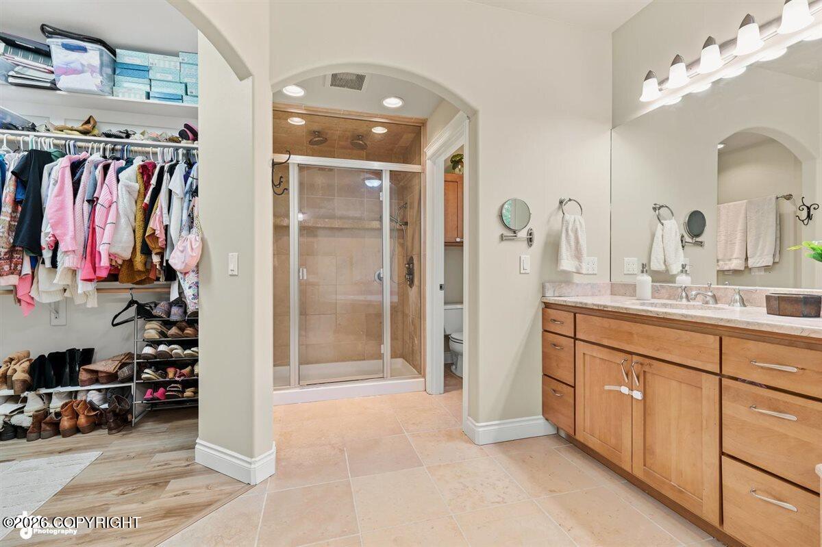 3318 S Charming Valley Loop