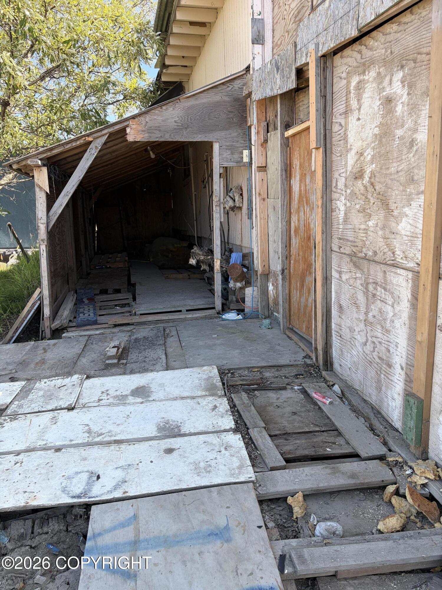 920 Front St Street
