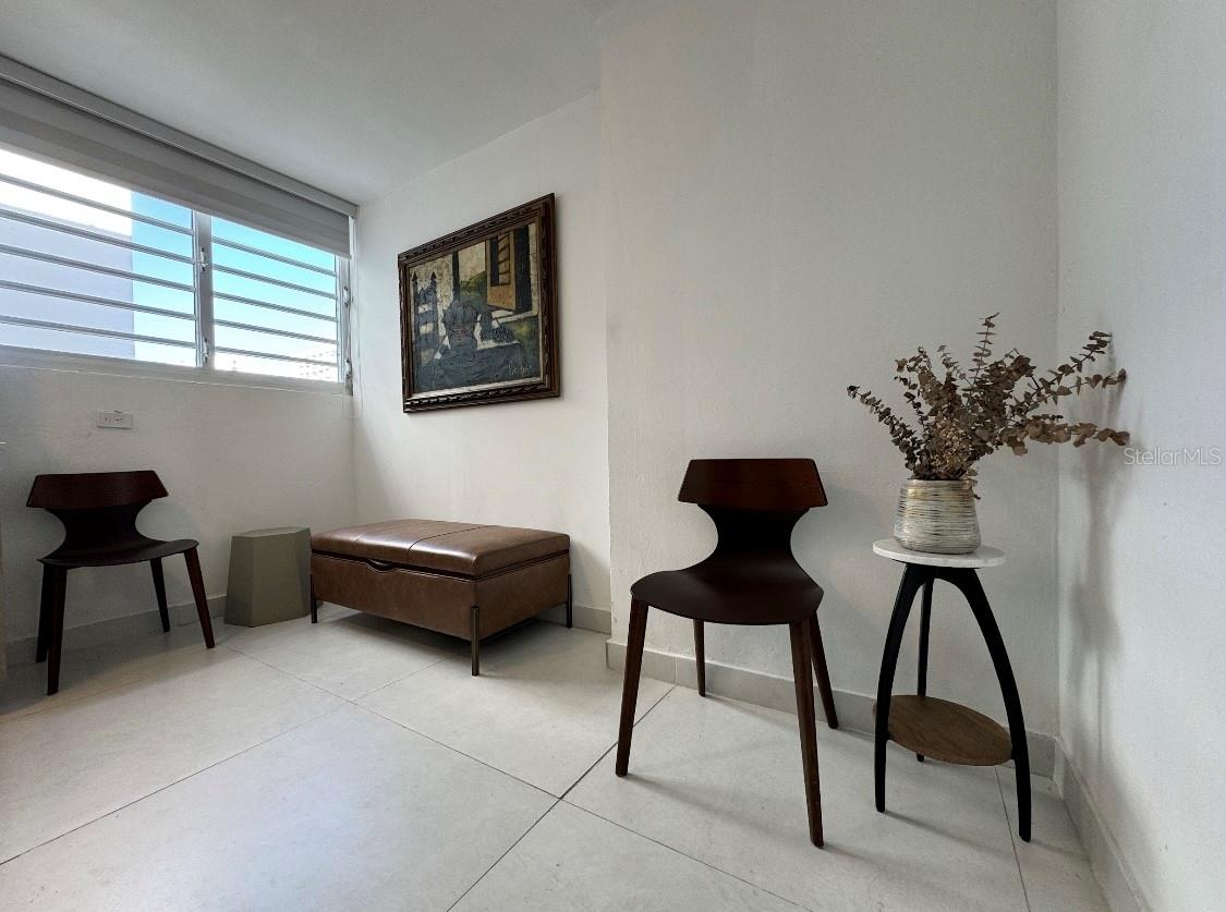 1309 MAGDALENA AVE. #M-61