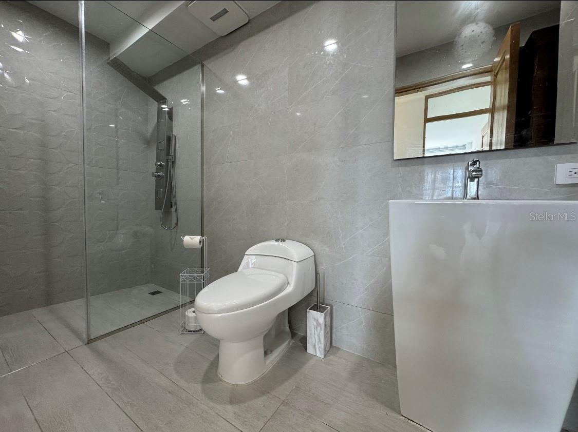 1309 MAGDALENA AVE. #M-61