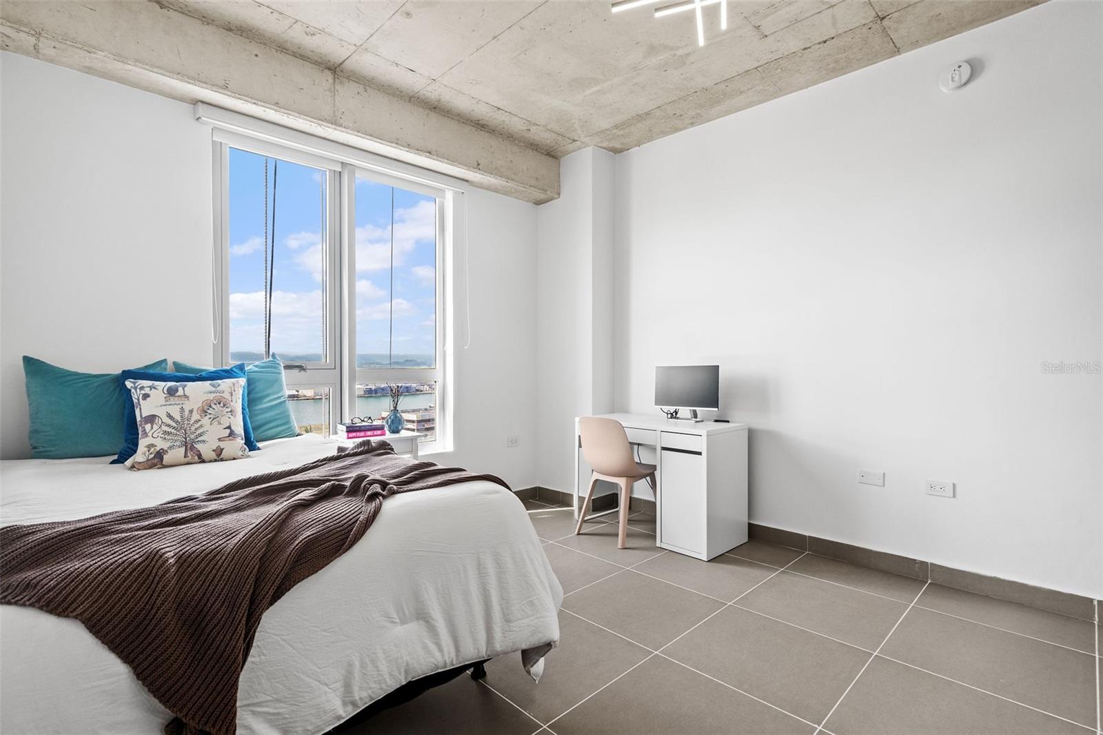 404 CONSTITUCION AVE #805