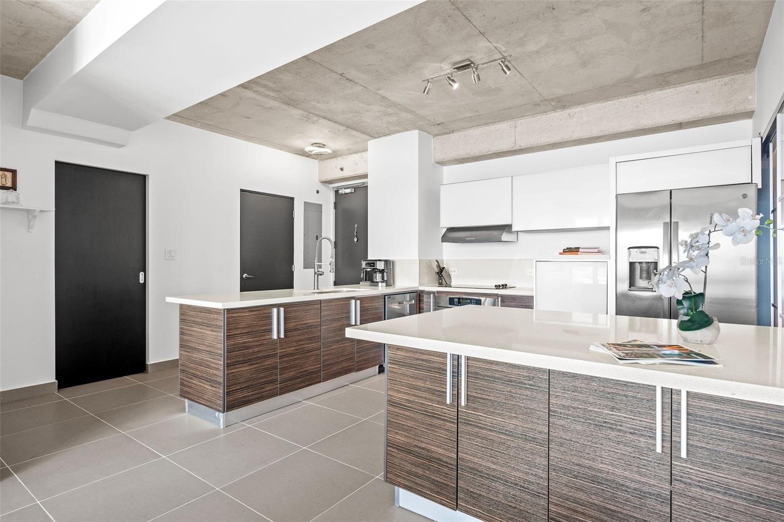 404 CONSTITUCION AVE #805