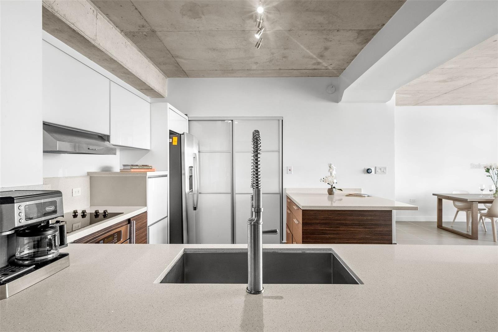 404 CONSTITUCION AVE #805