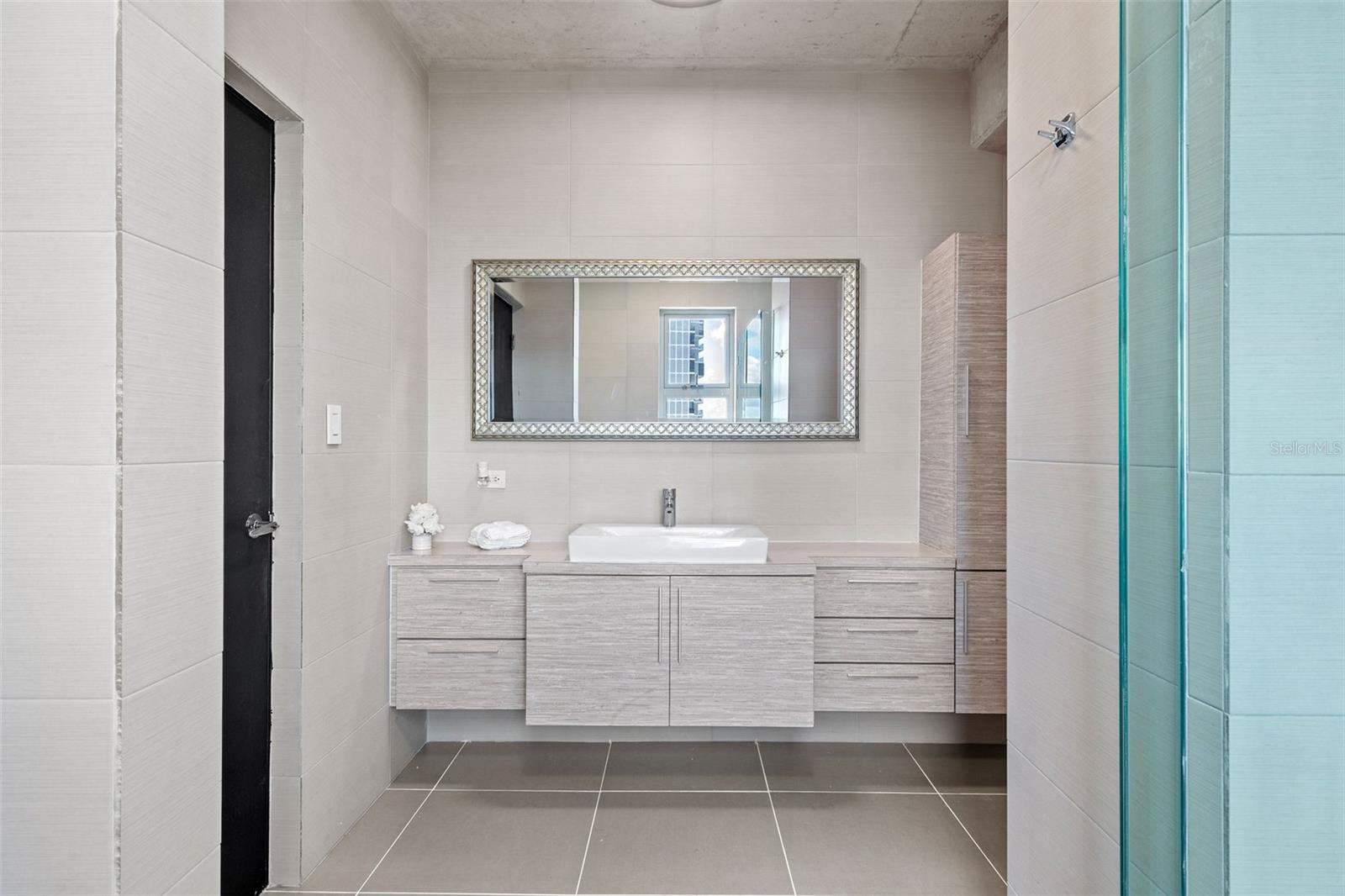 404 CONSTITUCION AVE #805