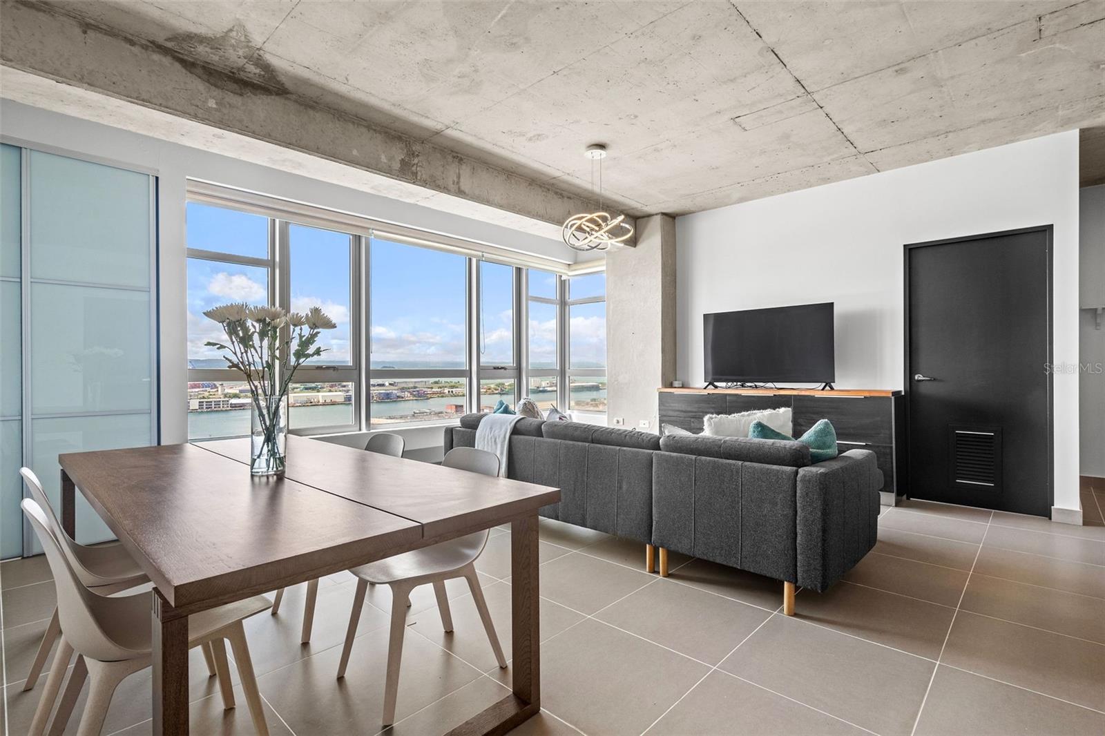 404 CONSTITUCION AVE #805