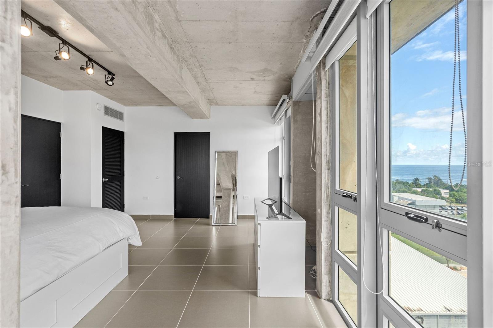 404 CONSTITUCION AVE #805