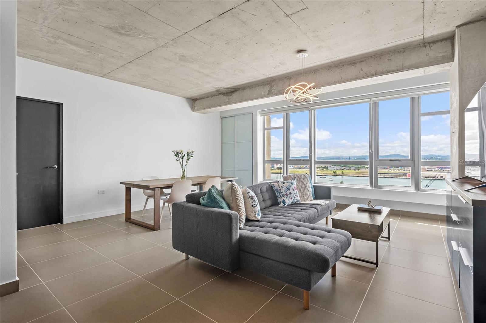 404 CONSTITUCION AVE #805