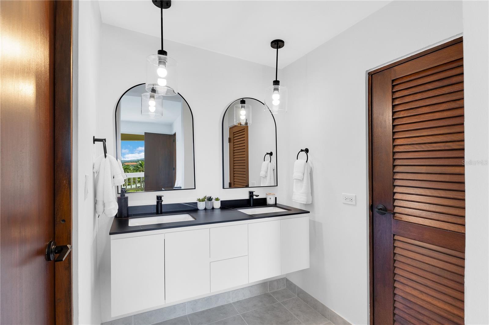 100 OCEAN DRIVE #345