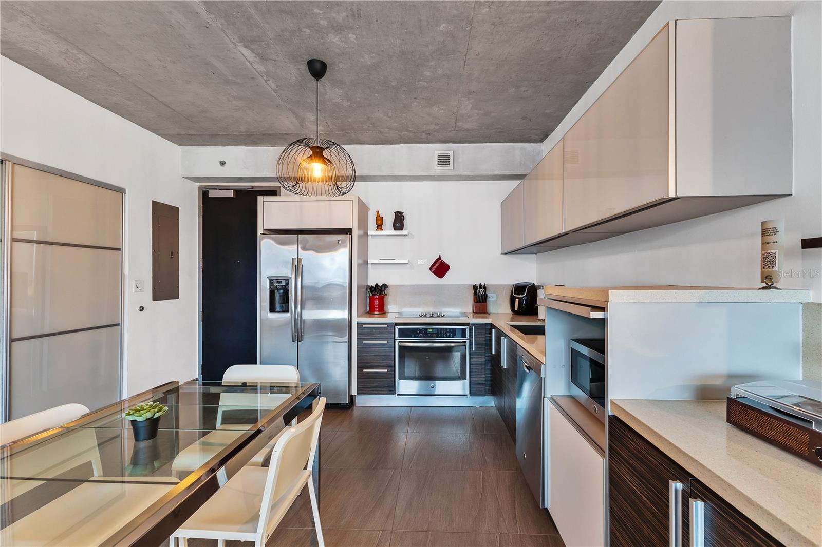 404 AVE DE LA CONSTITUCION #1906