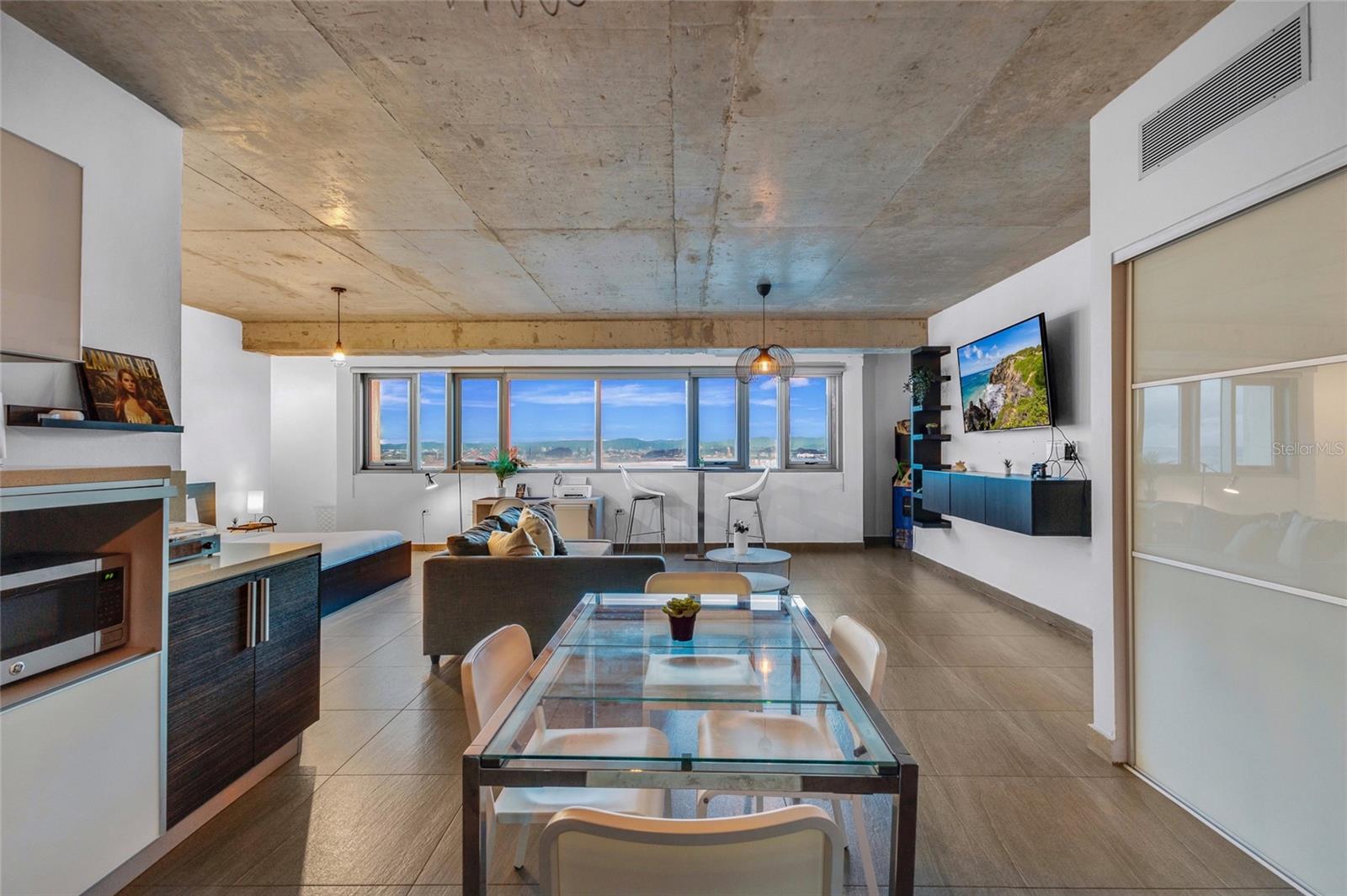 404 AVE DE LA CONSTITUCION #1906