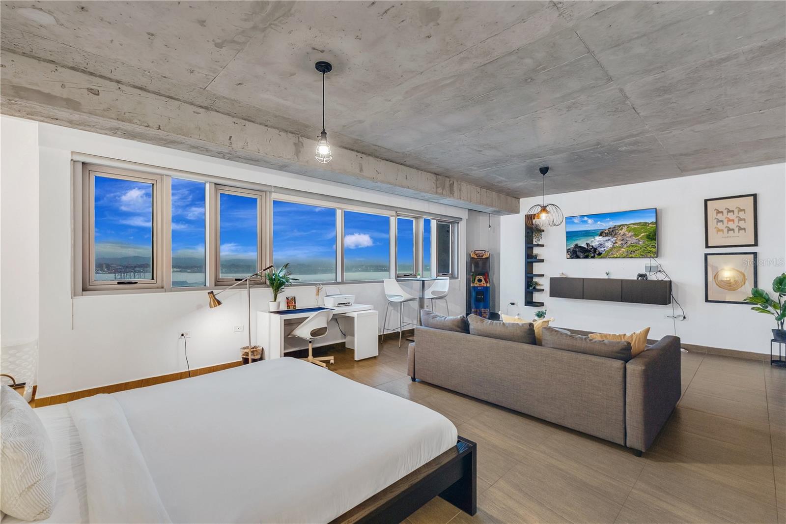 404 AVE DE LA CONSTITUCION #1906