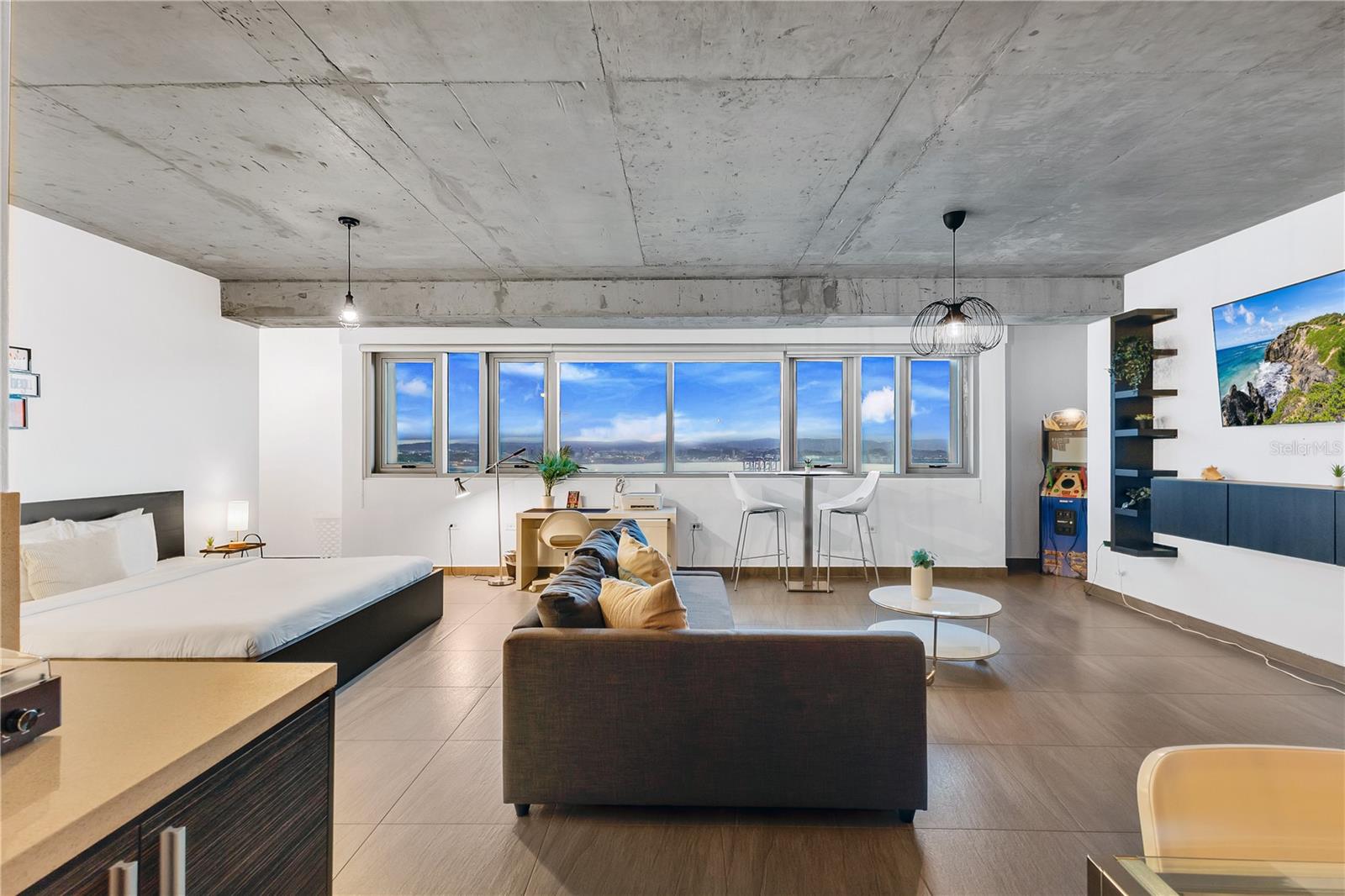 404 AVE DE LA CONSTITUCION #1906