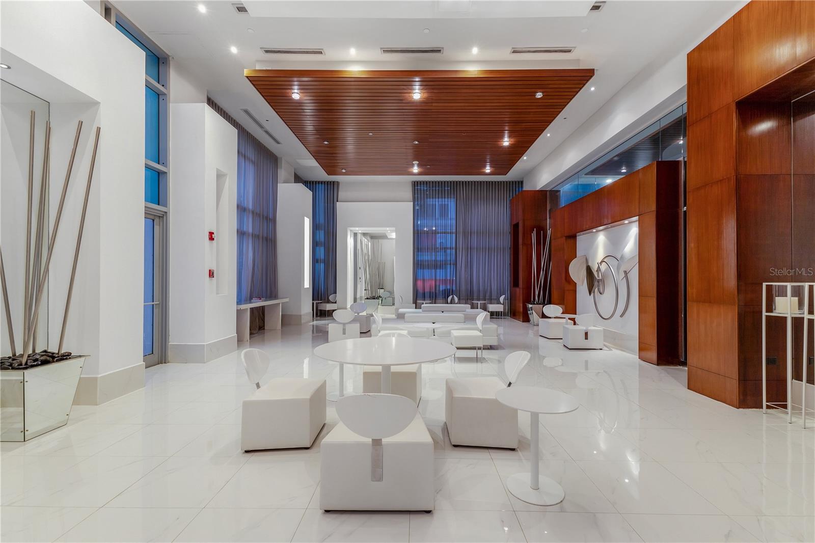 404 AVE DE LA CONSTITUCION #1906