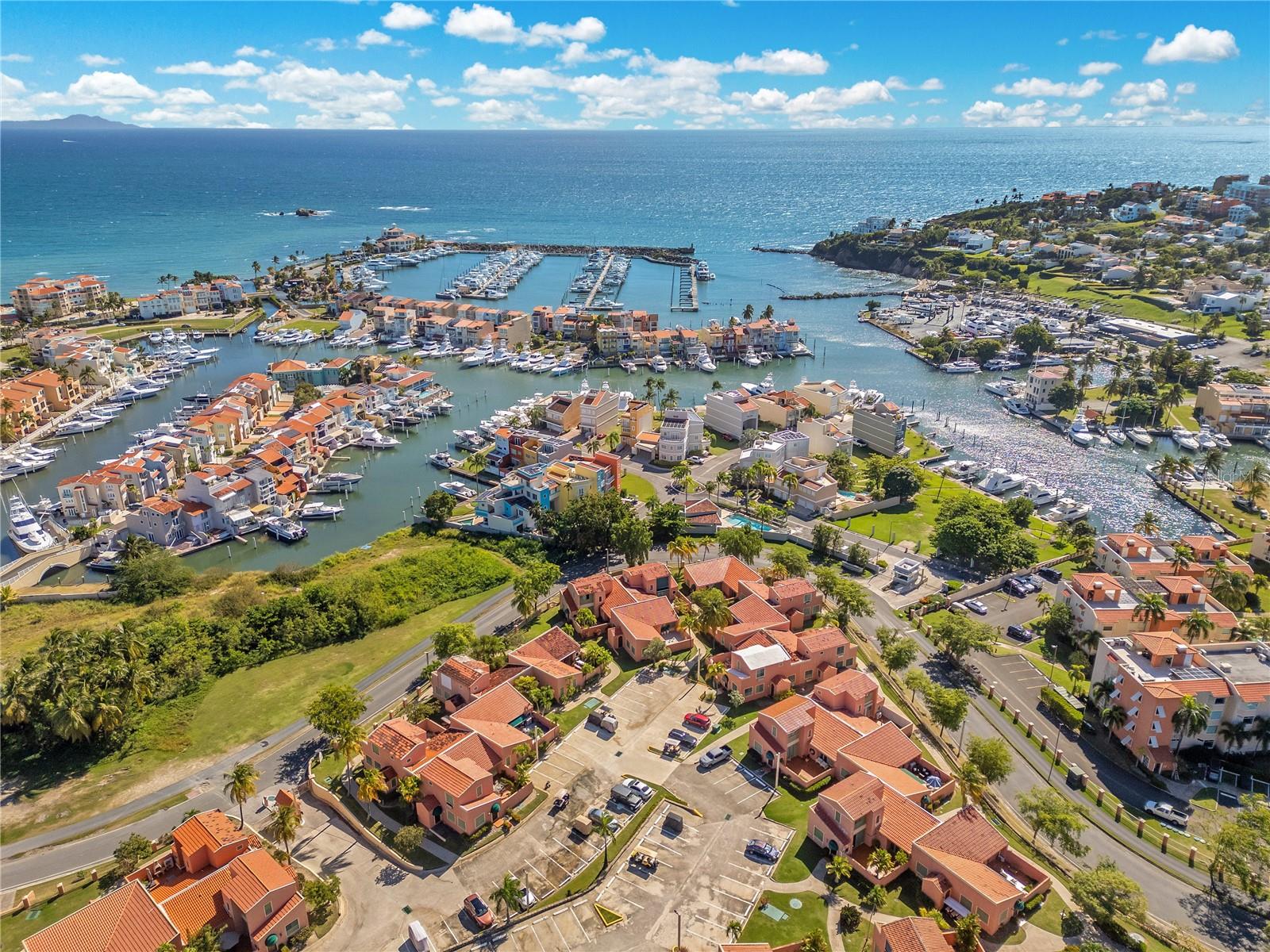 LAS VILLAS EN PALMAS HARBOUR DR #C-1