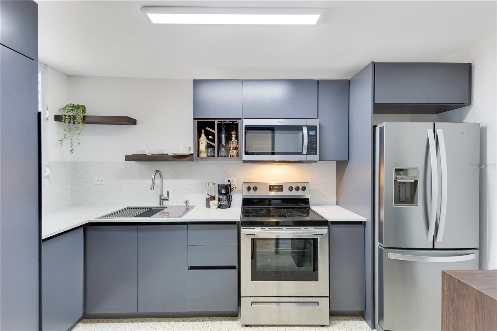 1288 AVE HOSTOS #81