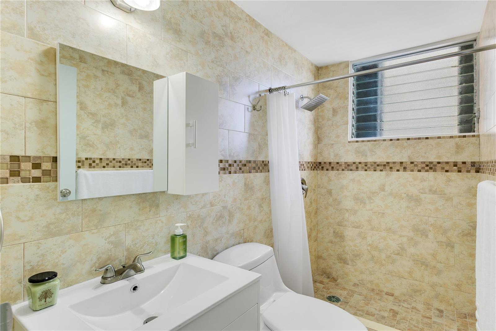 1288 AVE HOSTOS #81