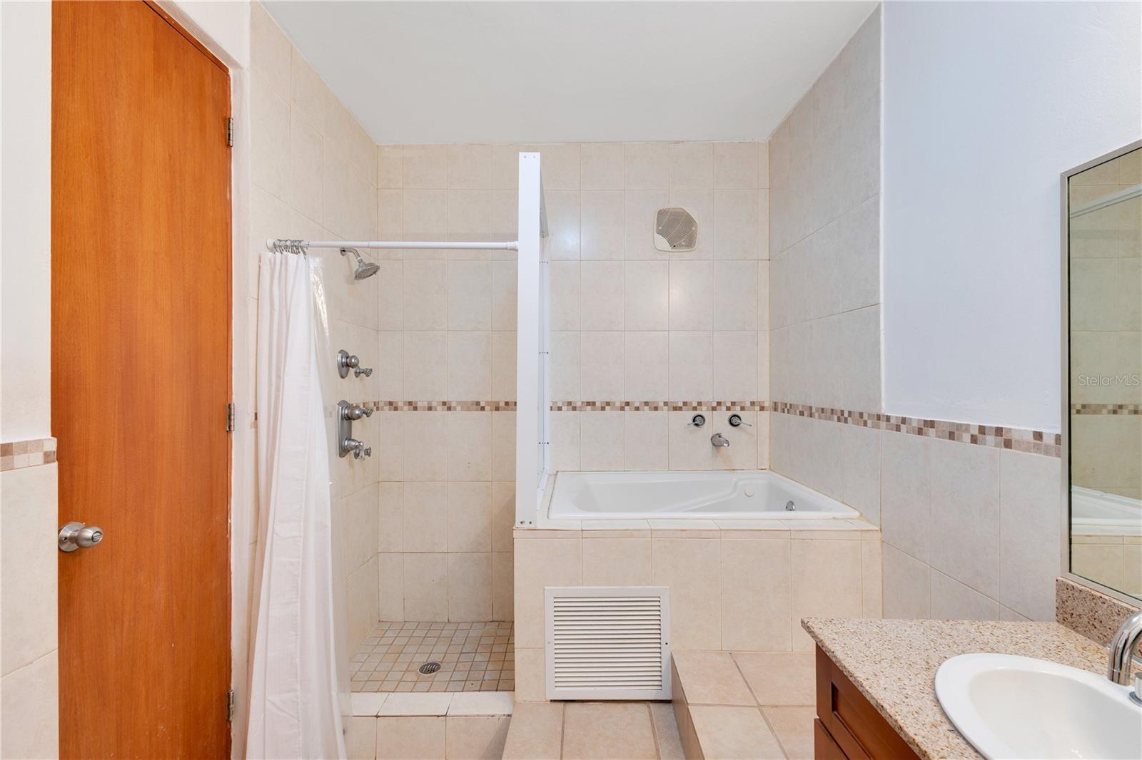 HARBOUR LAKES PALMAS DR DR #58D PH