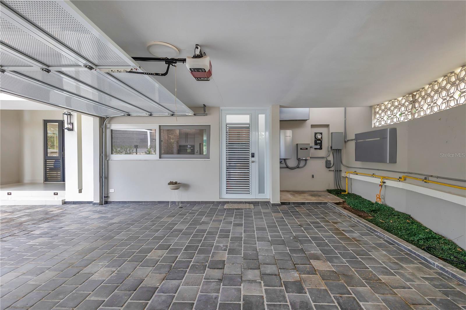 1805 DIAMELA ST SANTA MARIA DEV