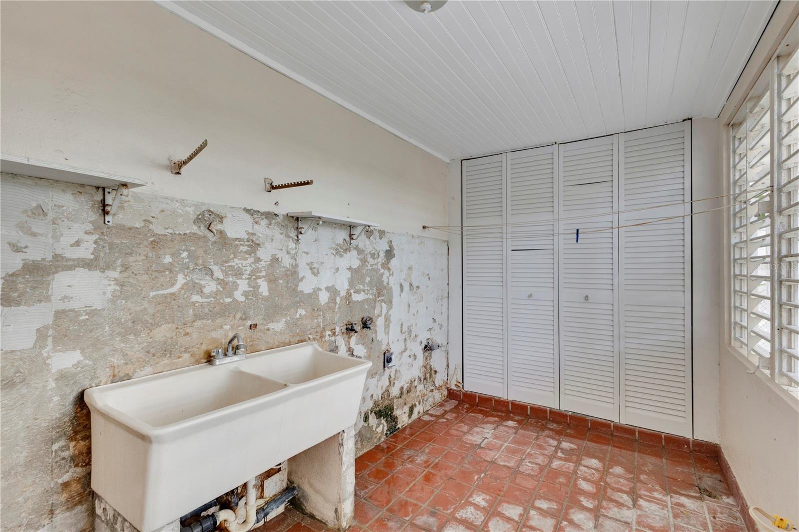 704 CALLE ROOSEVELT MIRAMAR