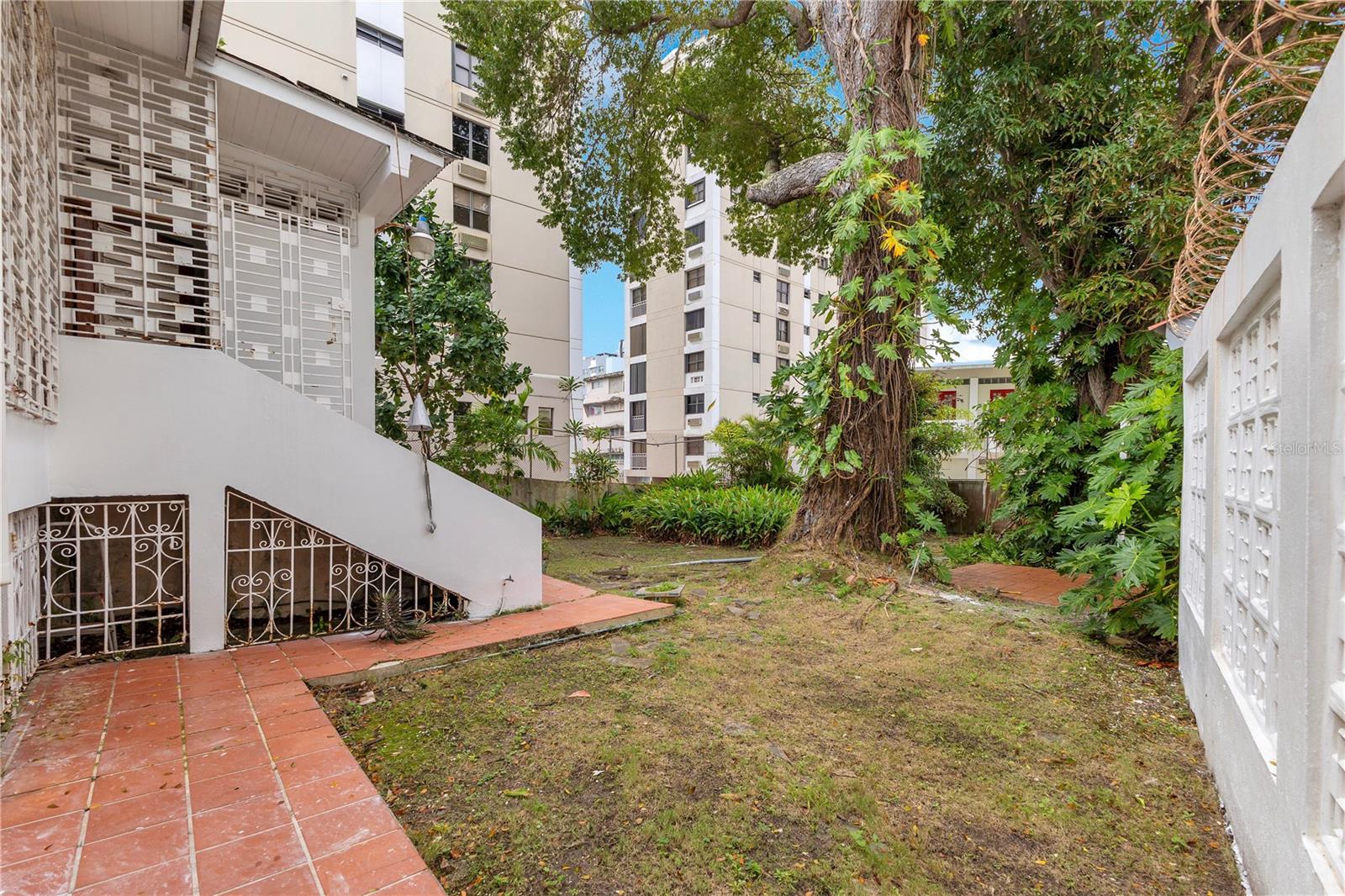 704 CALLE ROOSEVELT MIRAMAR