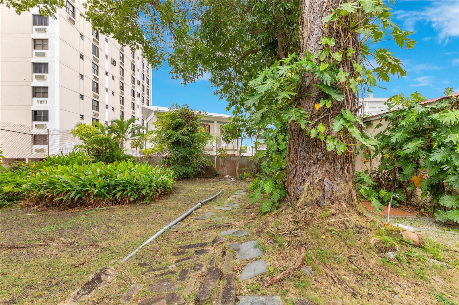 704 CALLE ROOSEVELT MIRAMAR