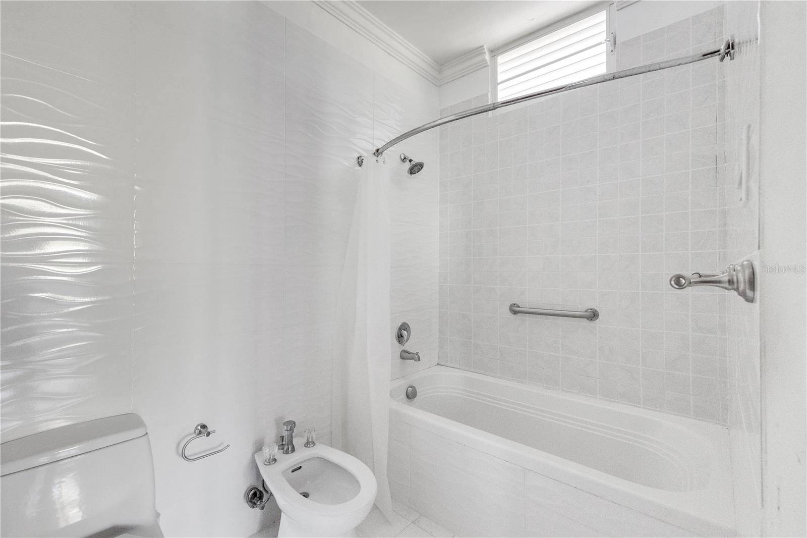 711 N COAST VLG #122