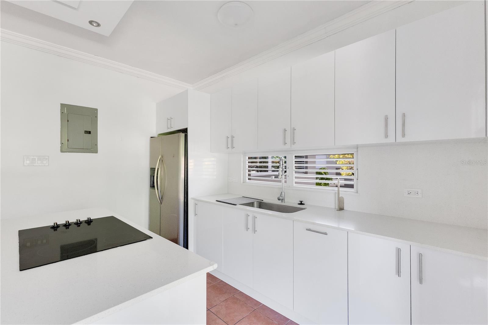 711 N COAST VLG #122