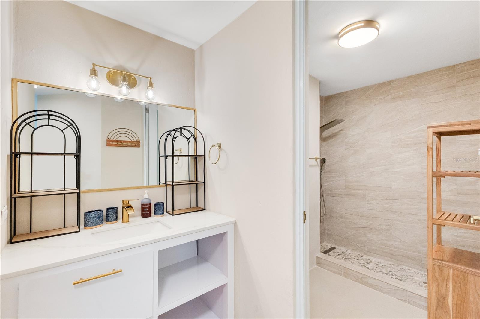 PR-784 COND. RIVER GLANCE #D-105