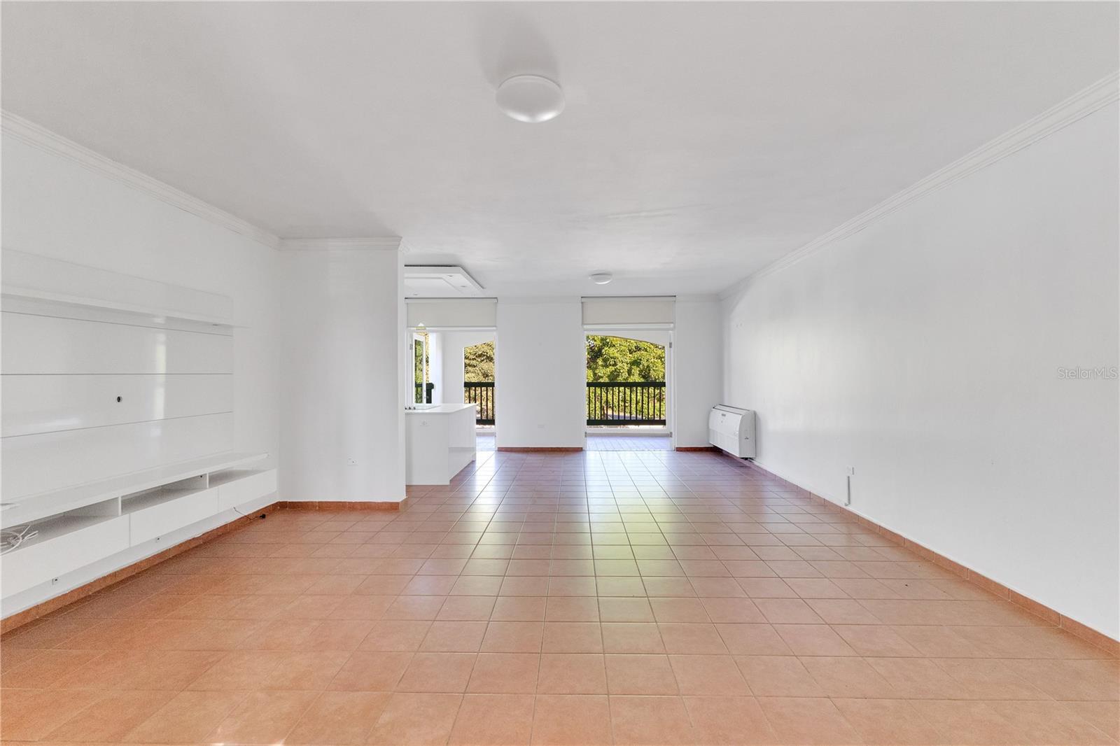 711 N COAST VLG #122