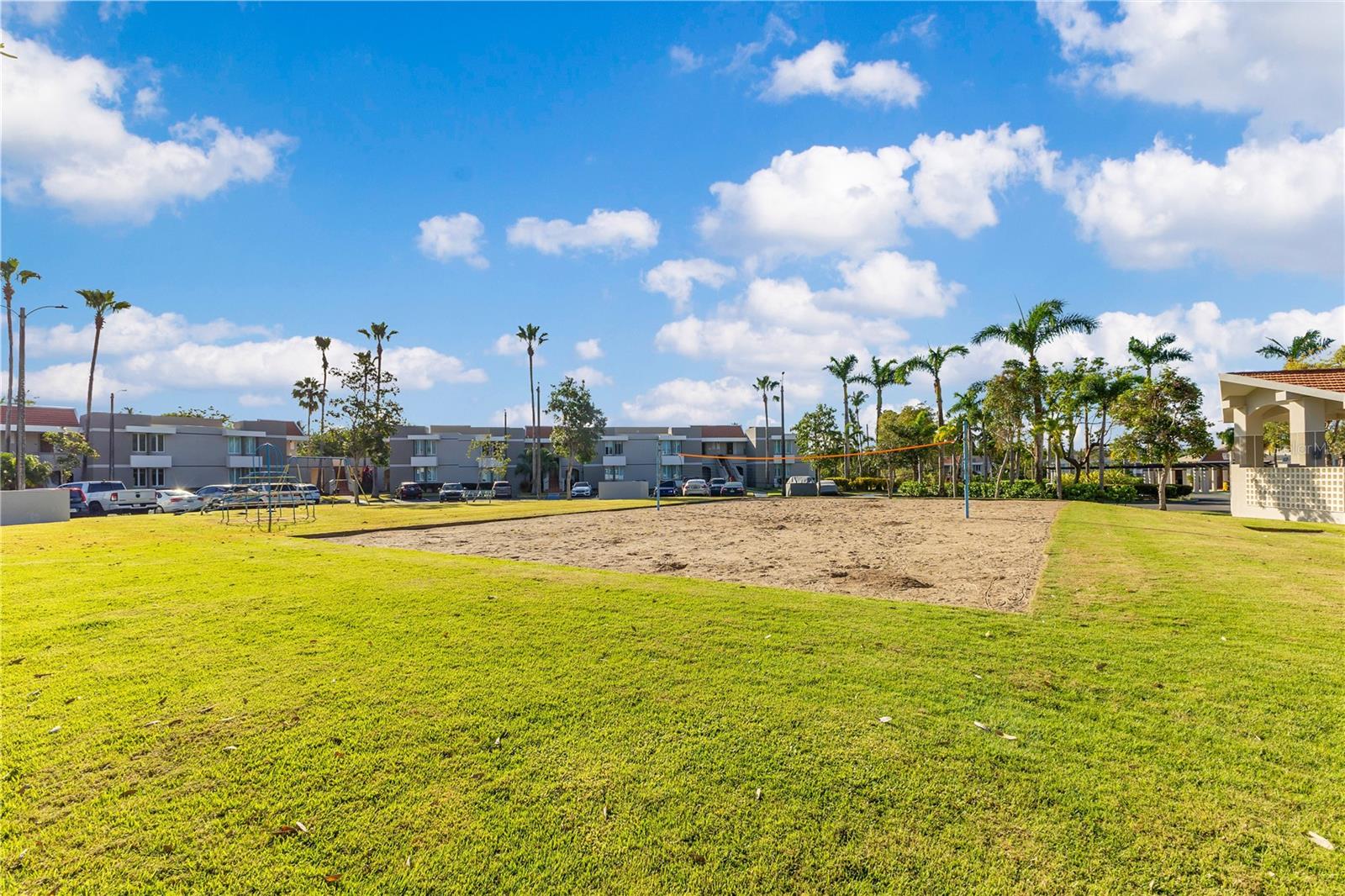 711 N COAST VLG #122