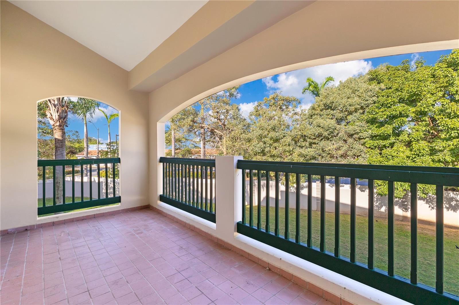 711 N COAST VLG #122