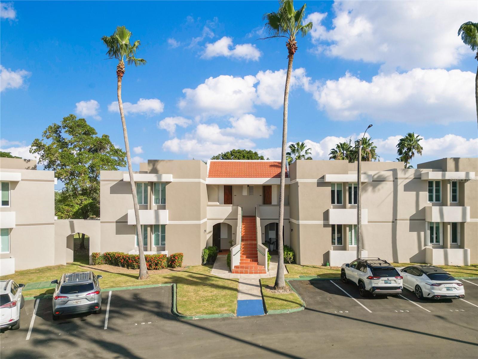 711 N COAST VLG #122