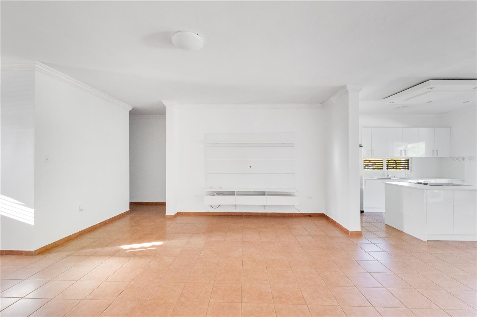 711 N COAST VLG #122