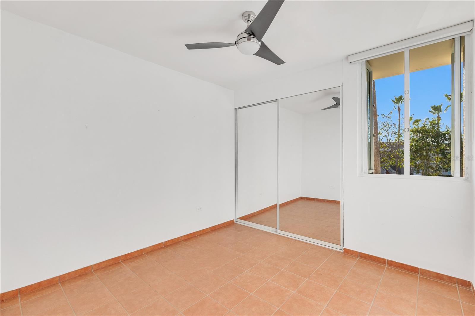 711 N COAST VLG #122