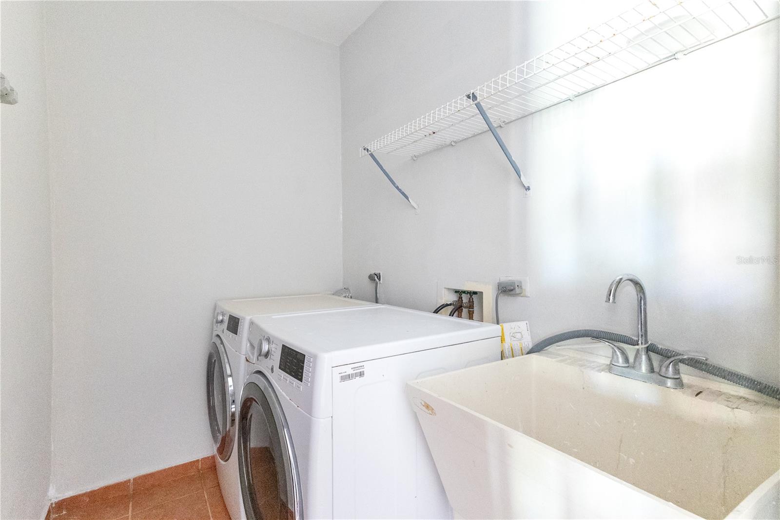 711 N COAST VLG #122