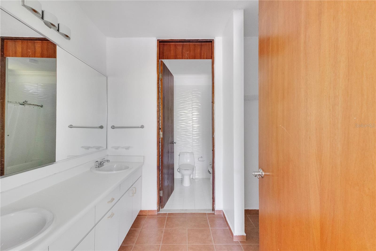 711 N COAST VLG #122