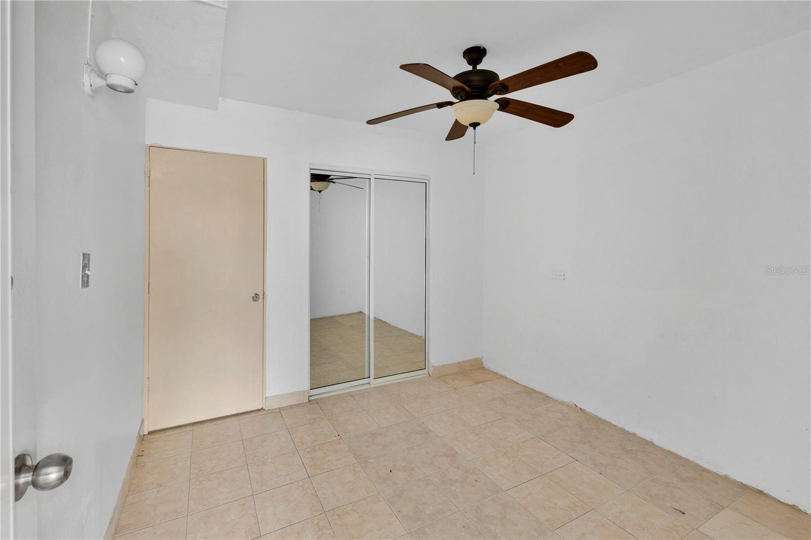 1616 CALLE GUADIANA #F6