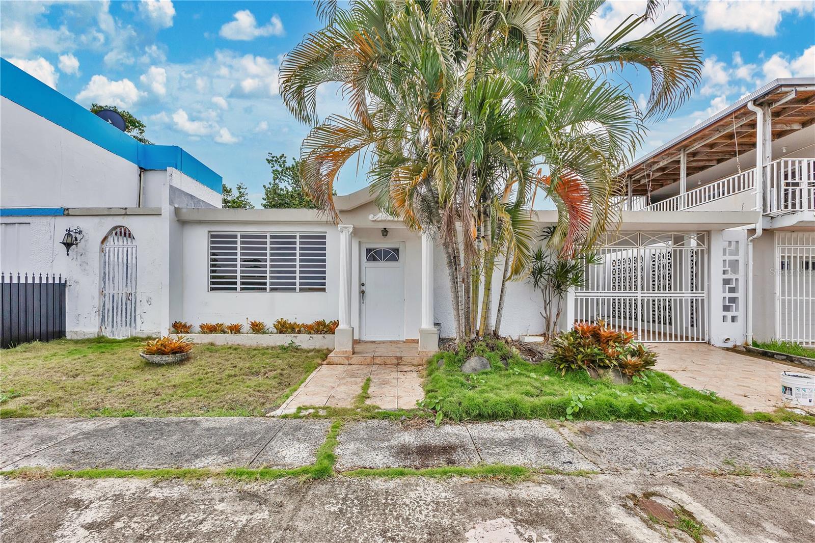 1616 CALLE GUADIANA #F6