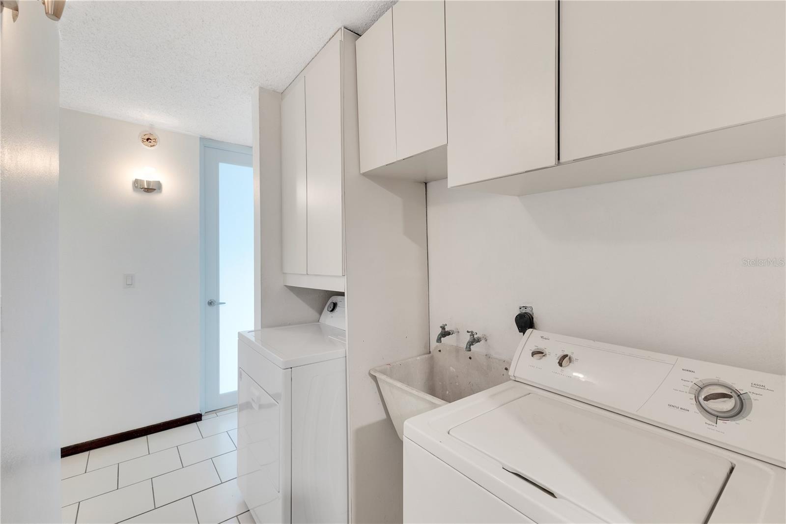 Cond. GOLDEN COURT II, HATO REY #H 202