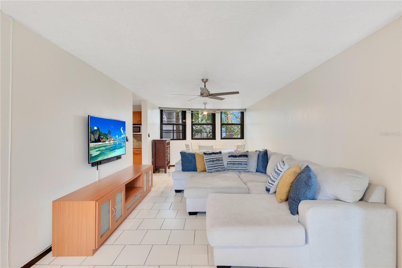 Cond. GOLDEN COURT II, HATO REY #H 202