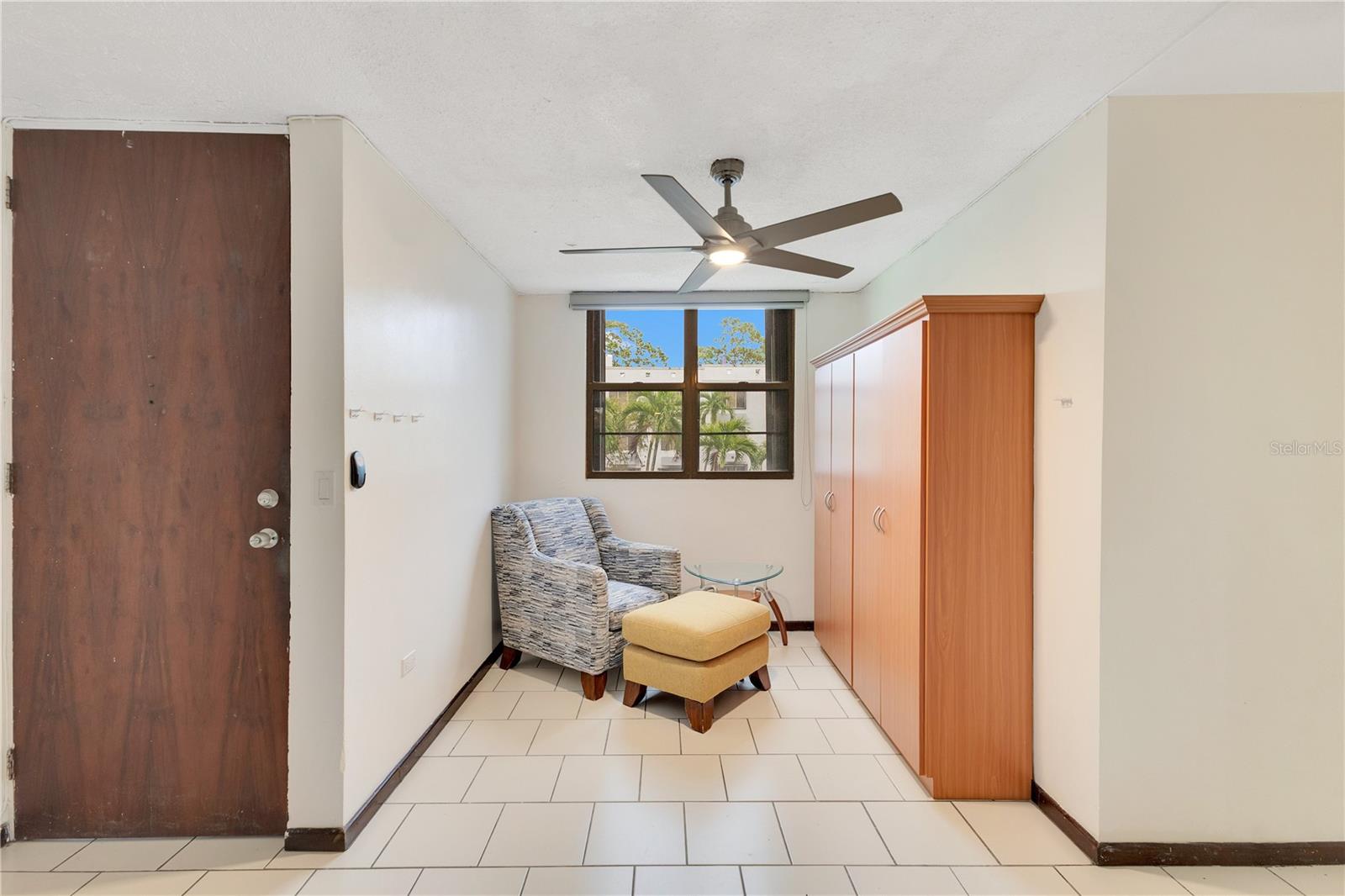 Cond. GOLDEN COURT II, HATO REY #H 202