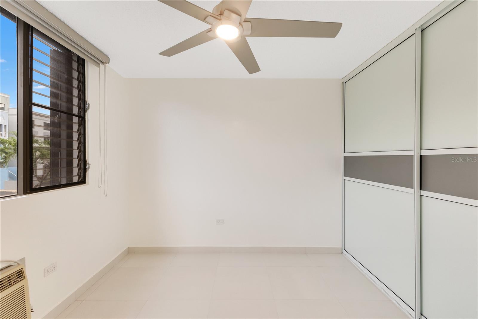 Cond. GOLDEN COURT II, HATO REY #H 202