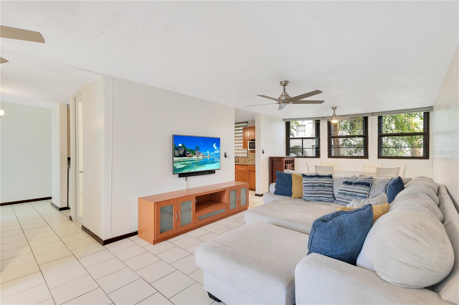 Cond. GOLDEN COURT II, HATO REY #H 202