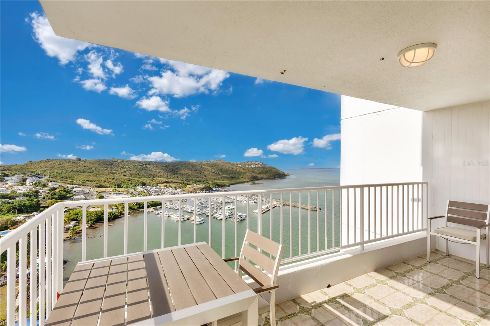200 CONDOMINIO DOS MARINAS II. MARINA VIEW AVE #2410