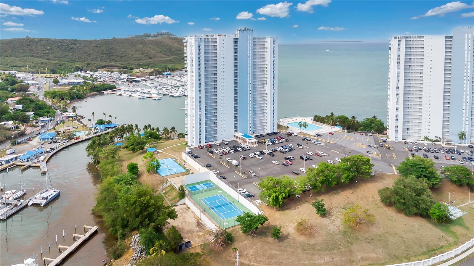 200 CONDOMINIO DOS MARINAS II. MARINA VIEW AVE #2410