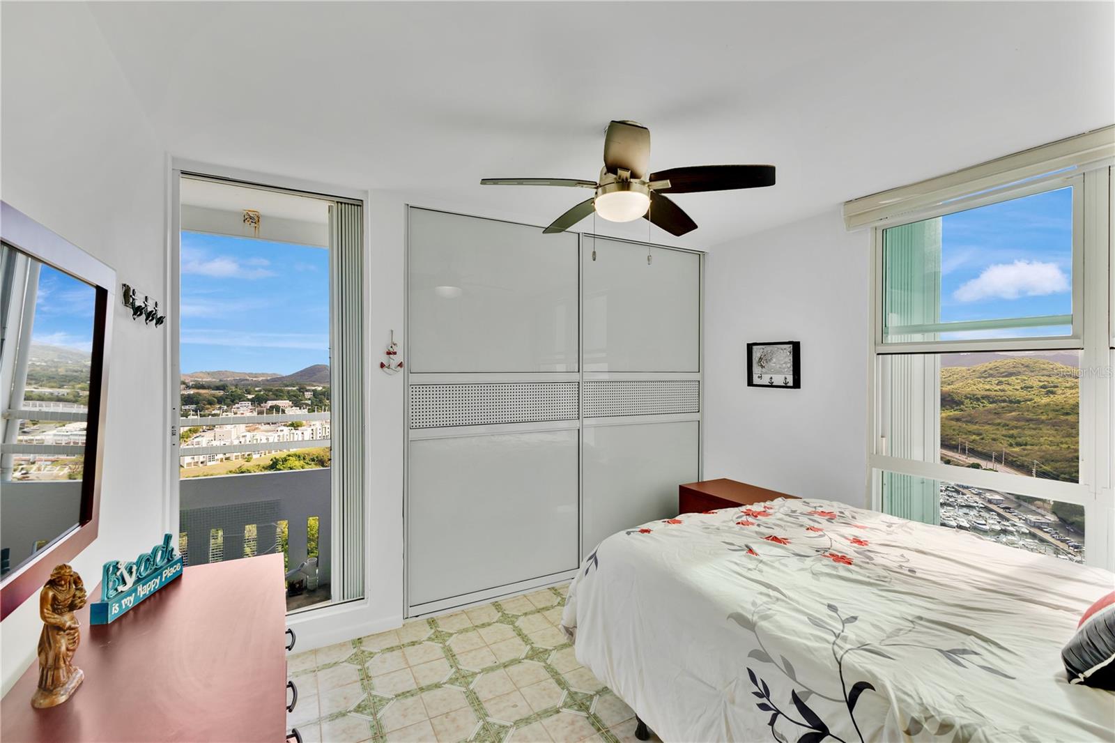 200 CONDOMINIO DOS MARINAS II. MARINA VIEW AVE #2410