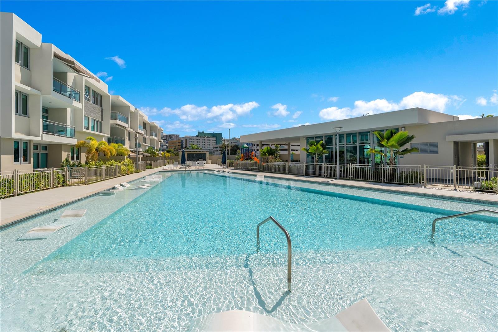 1445 MARGINAL VILLAMAR #821