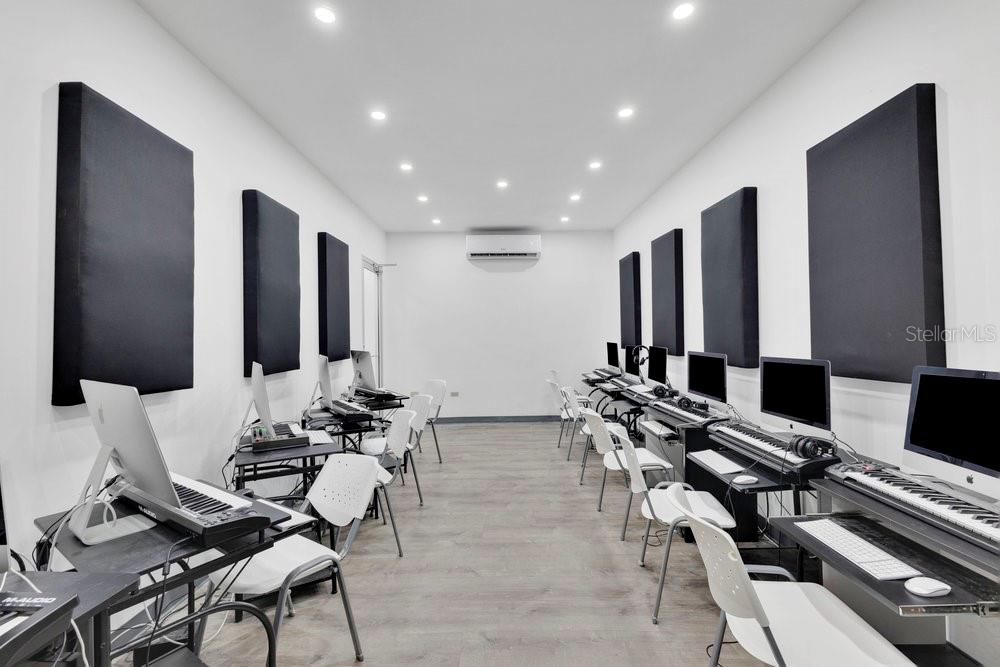 1607 AVE PONCE DE LEON #LM15