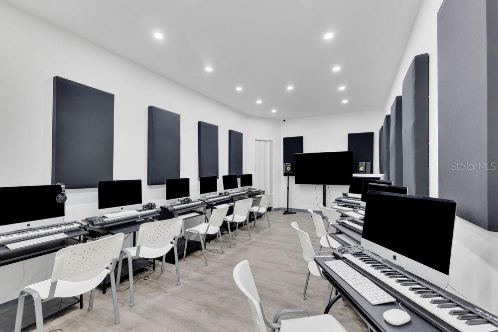 1607 AVE PONCE DE LEON #LM15