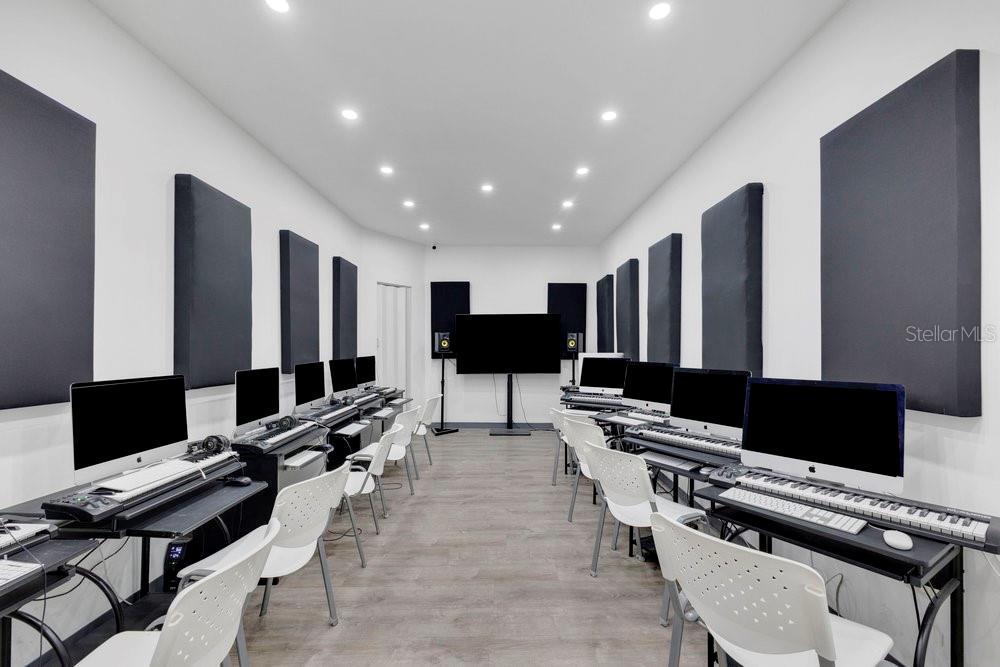 1607 AVE PONCE DE LEON #LM15